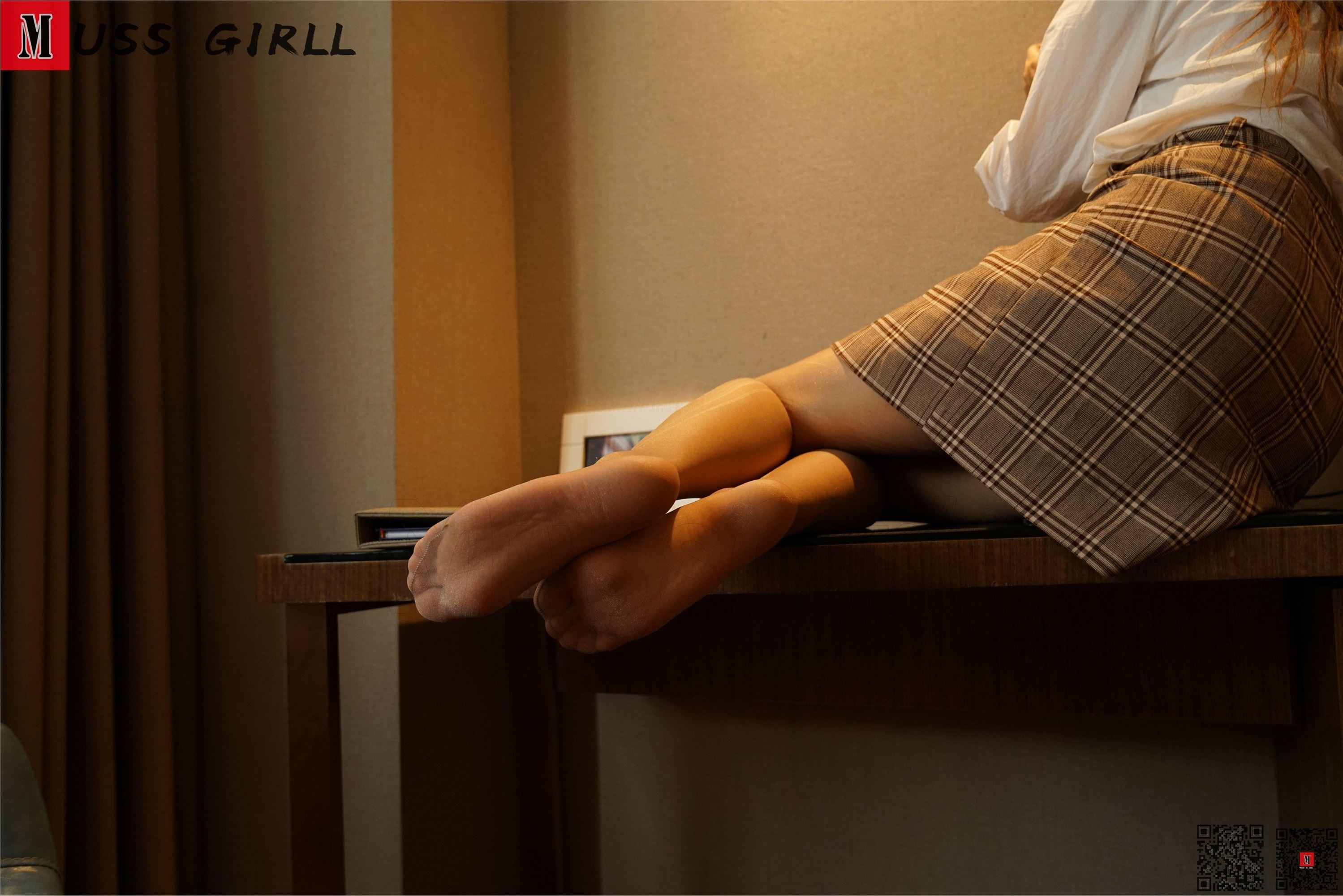 MussGirl慕丝女郎  NO.243-酒店格子裙肉丝